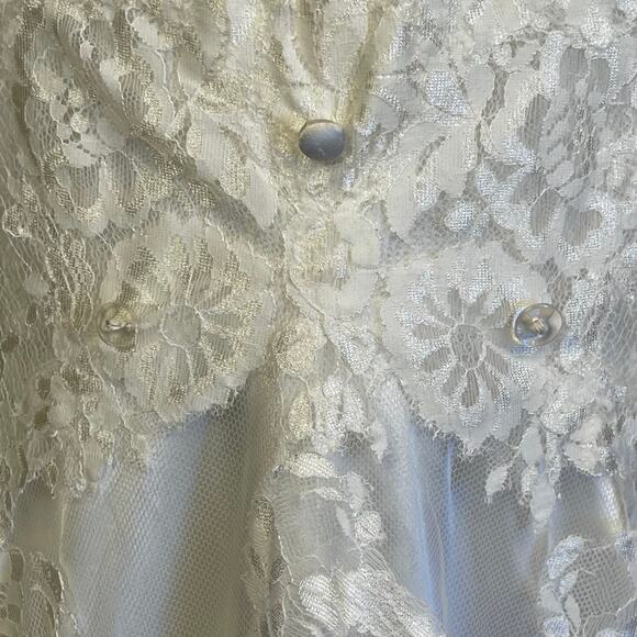 Allure Bridal Style 9068 Mermaid Style Sheer Back Lace Gown Ivory Size 4 - Picture 9 of 11